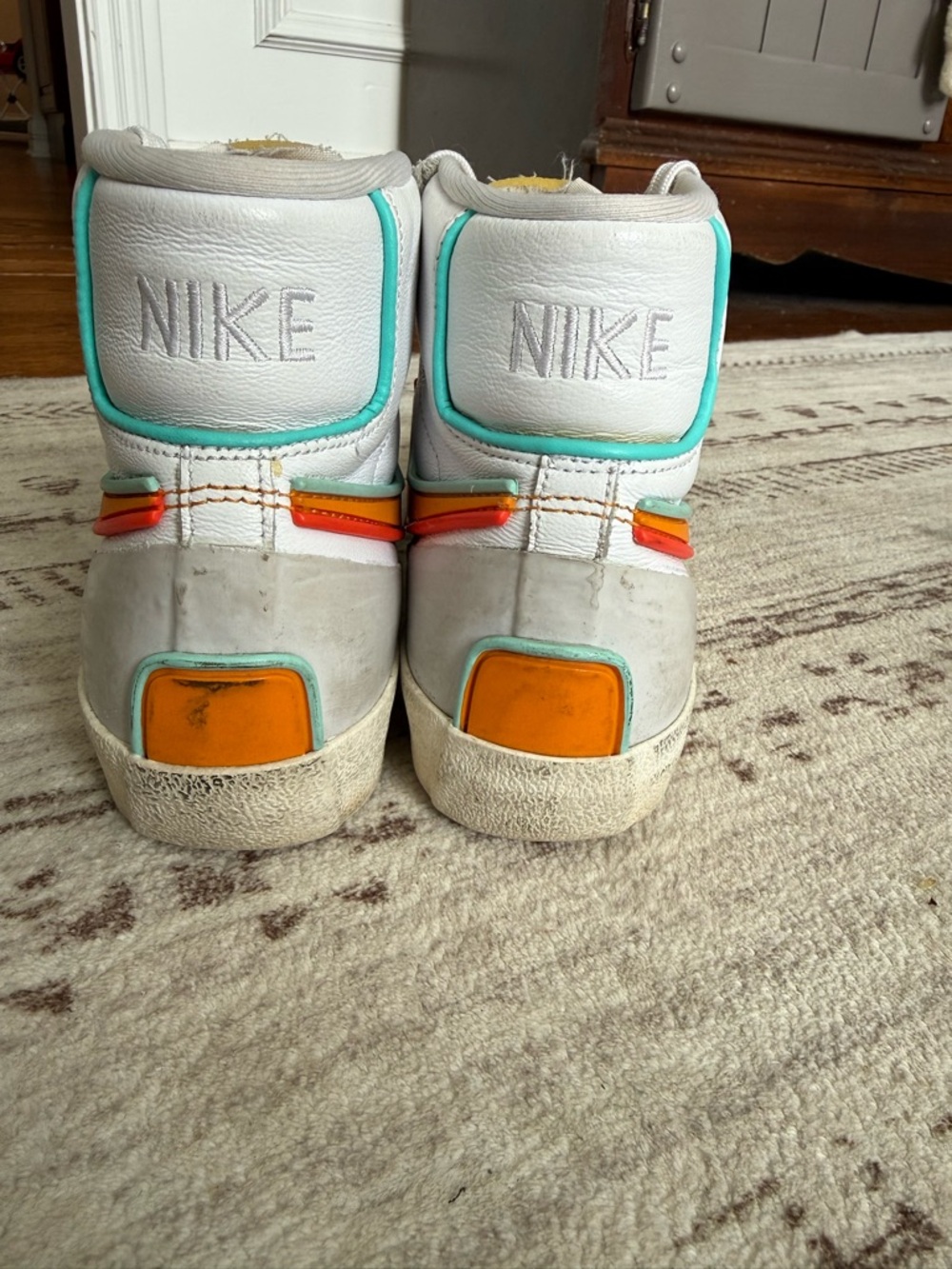 Nike Blazer mid ‘77  White Kumquat - Picture 3 of 4